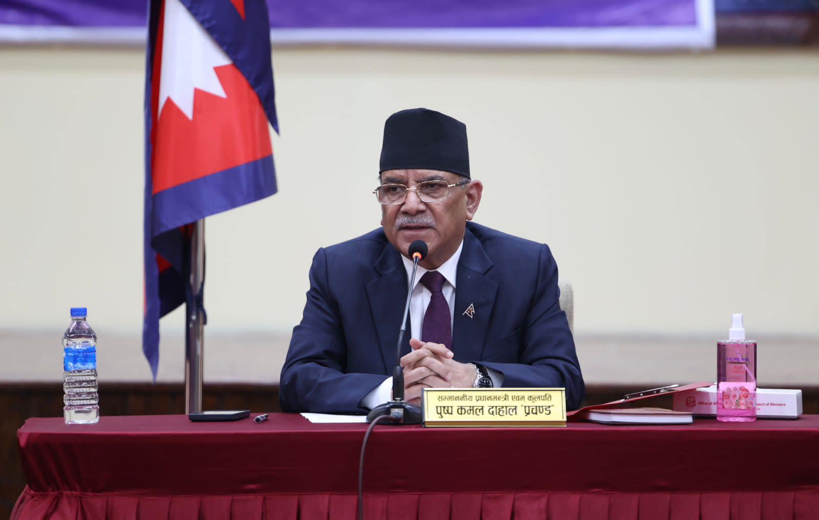 अमेरिका भ्रमण जान धेरैले इच्छा देखाएपछि प्रधानमन्त्रीले दिए संख्या घटाउन निर्देशन